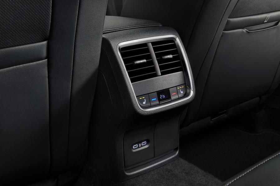 Детали интерьера Skoda Octavia 2020 года  (WW) (фото 40 из 94)